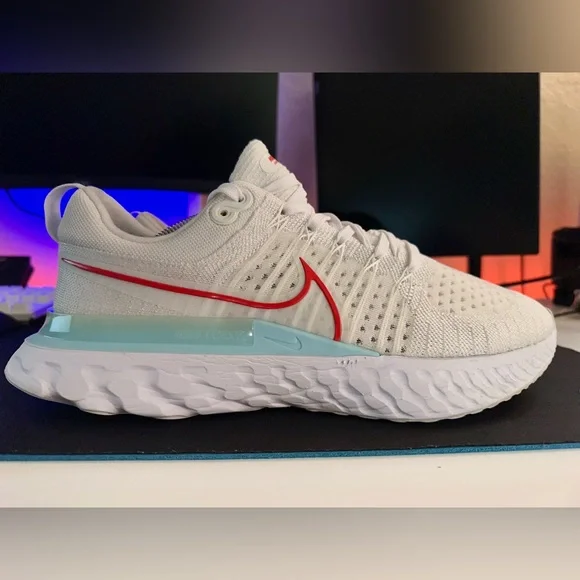 Nike React Infinity Run Flyknit 2 - Picture 3 of 12